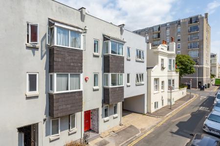 4 bedroom Town house to let in Sillwood Street, Brighton, BN1