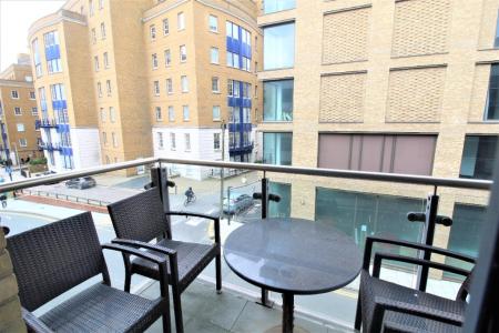 3 bedroom Flat to let in Fleet Street, City Centre, Brighton, BN1