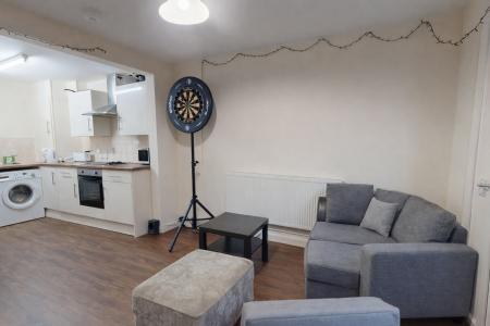 5 bedroom Detached house to let in Edinburgh Road, Brighton, BN2