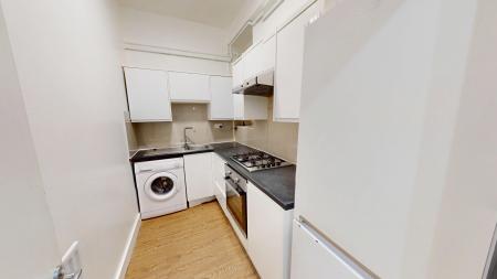 2 bedroom Flat to let in Marine Parade, Kemptown, Brighton, BN2