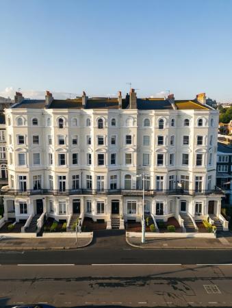 2 bedroom Flat to let in Marine Parade, Kemptown, Brighton, BN2