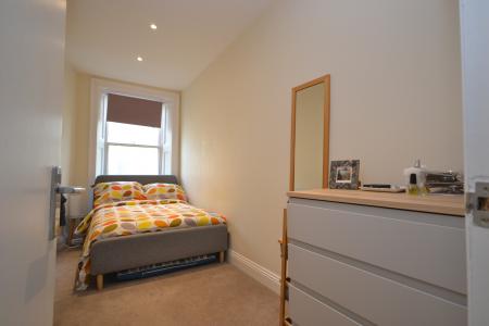 1 bedroom Flat to let in Oriental Place, Brighton, BN1