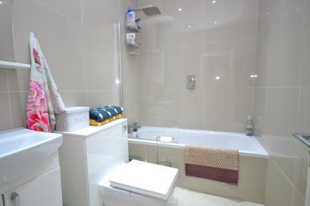 1 bedroom Flat to let in Oriental Place, Brighton, BN1