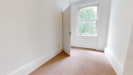 2 bedroom Flat to let in Cromwell Road