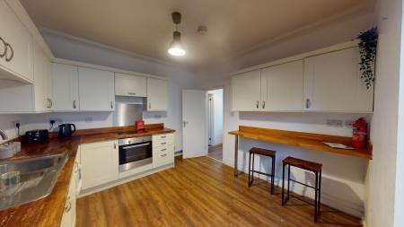 4 bedroom Ground floor maisonette to let in Shirley Street, Hove, BN3