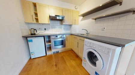 1 bedroom Flat to let in Blackman Street