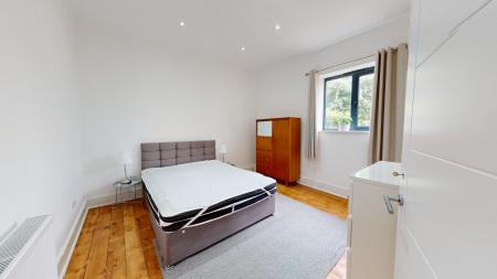 2 bedroom Flat to let in Lansdowne Road, Hove, BN3