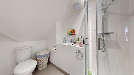 3 bedroom Flat to let in Lansdowne Road, Hove, BN3