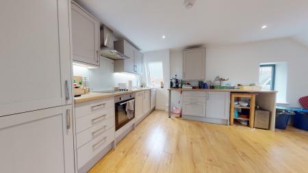 3 bedroom Flat to let in Lansdowne Road, Hove, BN3