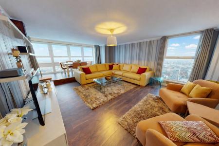 Russell Square, Brighton, BN1