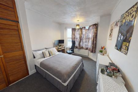 7 bedroom Semi-detached house to let in Newmarket Terrace, Brighton, BN2