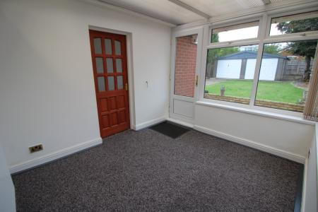 2 bedroom Bungalow to let in Avon Road, Oldham, OL9