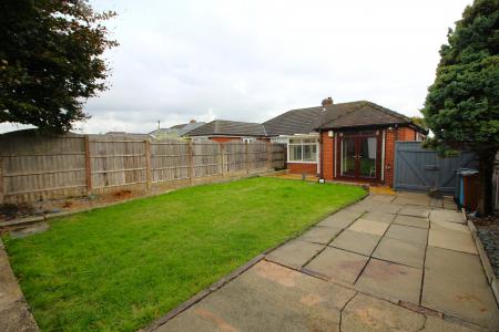 2 bedroom Bungalow to let in Avon Road, Oldham, OL9