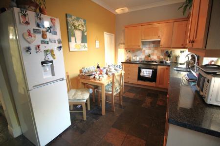 2 bedroom Terraced House to let in Bolton Road, Bury, BL8