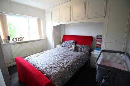 2 bedroom Flat for sale in Dale Square, Royton, OL2