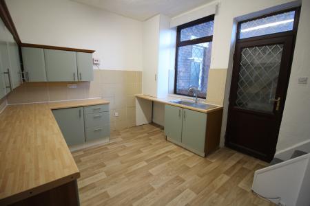 2 bedroom Terraced House to let in Rochdale Road, Shaw, OL2