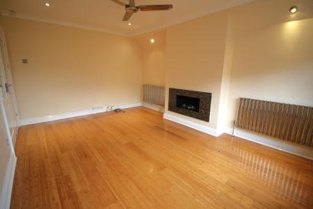 5 bedroom Detached house to let in Links View, Rochdale, OL11