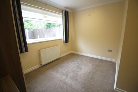 5 bedroom Detached house to let in Links View, Rochdale, OL11