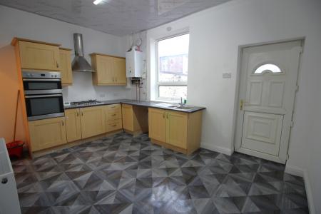 3 bedroom Terraced House to let in Randolph Street, Oldham, OL8