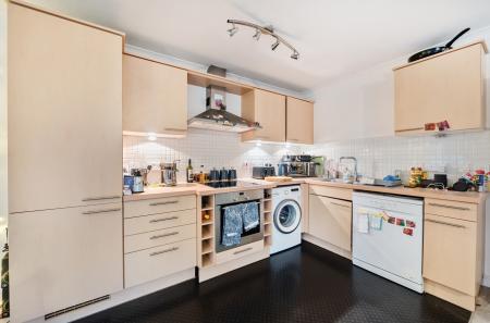 2 bedroom Flat for sale in Dorchester Court, Camberley