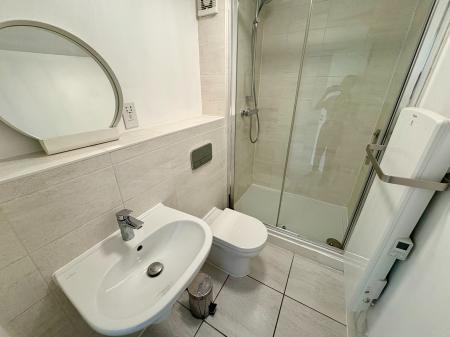 3 bedroom Flat for sale in Springfield Road, Cambridge, Cambridge, CB4