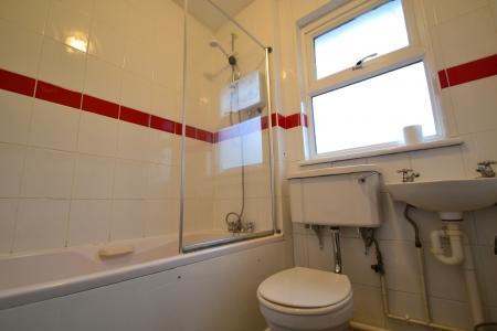 4 bedroom Semi-detached house to let in Oak Tree Avenue, Chesterton, Cambridge, CB4