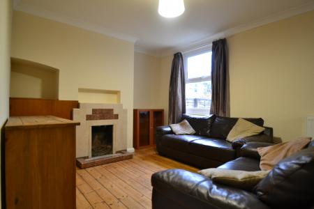 4 bedroom Semi-detached house to let in Oak Tree Avenue, Chesterton, Cambridge, CB4