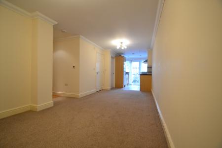 2 bedroom Flat to let in Victoria Road, Cambridge, CB4