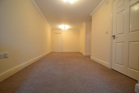 2 bedroom Flat to let in Victoria Road, Cambridge, CB4
