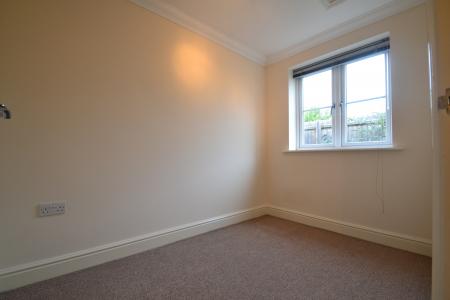 2 bedroom Flat to let in Victoria Road, Cambridge, CB4