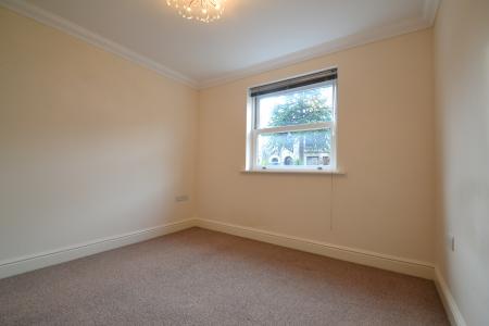 2 bedroom Flat to let in Victoria Road, Cambridge, CB4