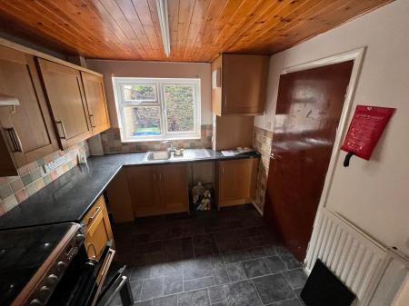 2 bedroom End of terrace house to let in Crowland Way, Cambridge, CB4