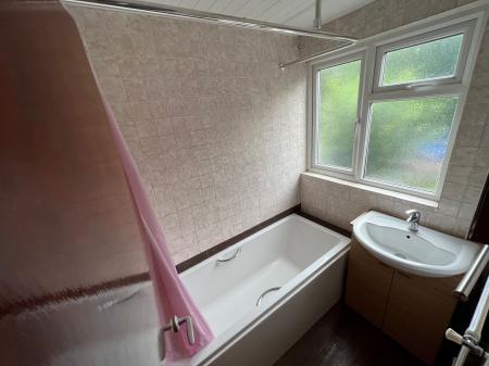 2 bedroom End of terrace house to let in Crowland Way, Cambridge, CB4