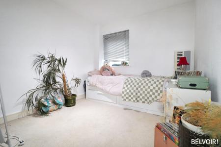 2 bedroom Flat for sale in Pantbach Road, Rhiwbina, Cardiff, CF14