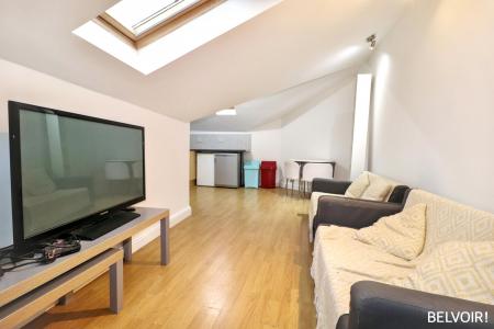 2 bedroom Flat for sale in Broadway, Roath, Cardiff, CF24