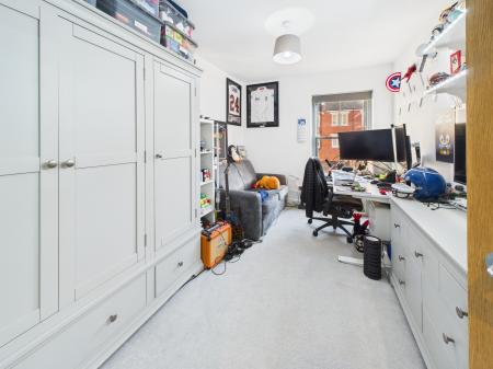 2 bedroom Flat for sale in Railway Street, City Centre, Chelmsford, Essex, CM1