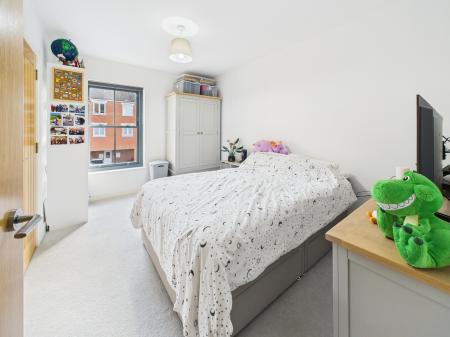 2 bedroom Flat for sale in Railway Street, City Centre, Chelmsford, Essex, CM1