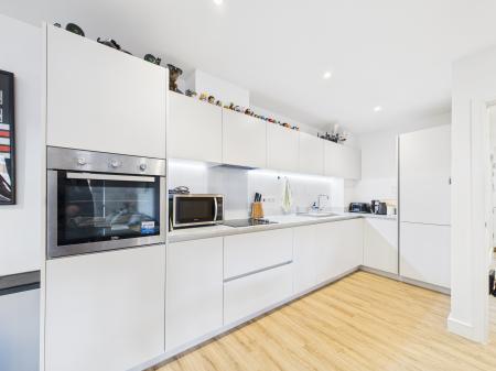 2 bedroom Flat for sale in Railway Street, City Centre, Chelmsford, Essex, CM1