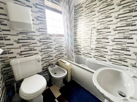 1 bedroom Terraced House to let in Galleywood Road, Great Baddow, Chelmsford, Essex, CM2