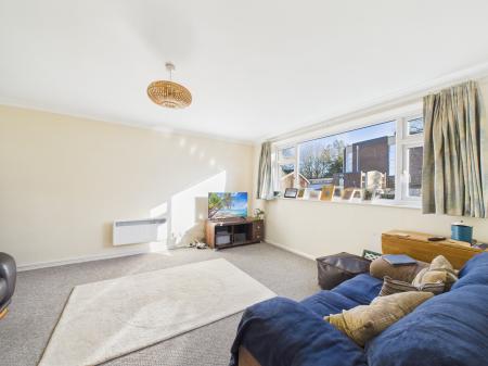 2 bedroom Flat for sale in Haig Court, Moulsham, Chelmsford, Essex, CM2