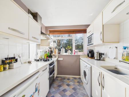 2 bedroom Flat for sale in Haig Court, Moulsham, Chelmsford, Essex, CM2