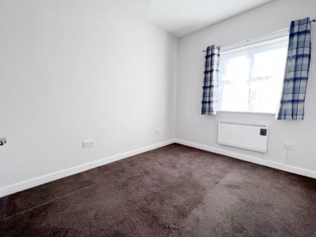 1 bedroom Flat for sale in Stapleford Close, Chelmsford, Essex, CM2