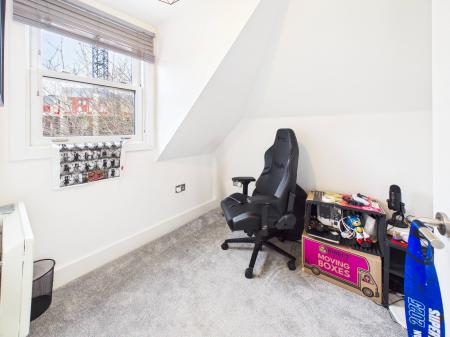 2 bedroom Flat for sale in Cathedral Walk, City Centre, Chelmsford, Essex, CM1