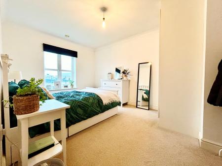 2 bedroom Apartment to let in Brookbank Close, Cheltenham, GL50