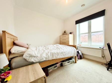 2 bedroom Apartment to let in Brookbank Close, Cheltenham, GL50