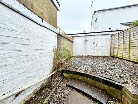 2 bedroom Terraced House to let in Brunswick Street, Cheltenham, GL50