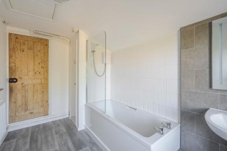 2 bedroom End of terrace house for sale in Nayland Road, Colchester, CO4