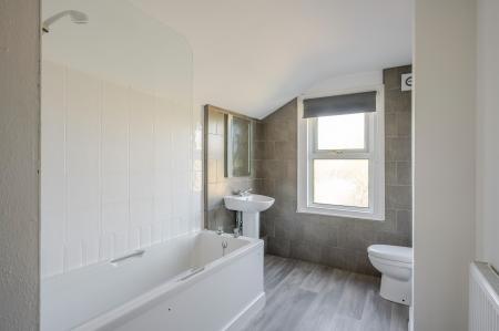 2 bedroom End of terrace house for sale in Nayland Road, Colchester, CO4