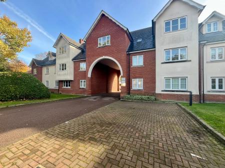 2 bedroom Flat to let in Vicarage Court, Shrub End Road, Colchester, CO3