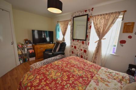 4 bedroom Terraced House for sale in Frith Close, Great Oakley, Corby, NN18